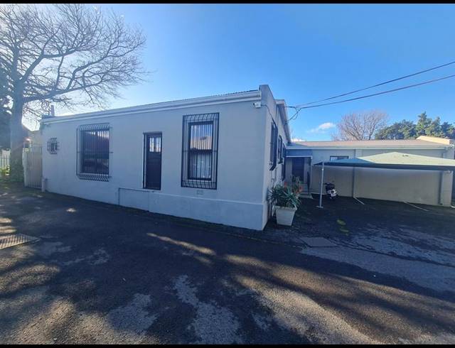 BUSINESS PROPERTY TO RENT IN AUDAS ESTATE